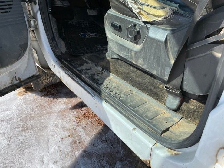 2011-ford-f350-image-46