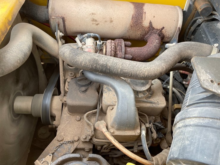 2007-new-holland-c185-image-52