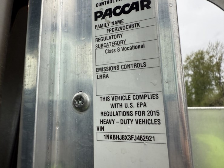 2015-kenworth-t440-image-9