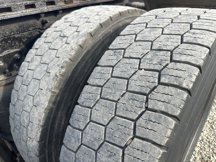 2002-mack-ch613-image-53