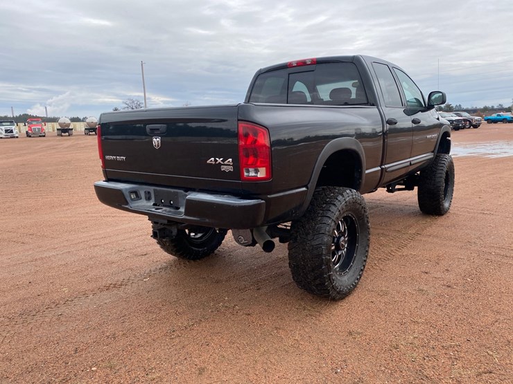 2005-dodge-2500-image-6