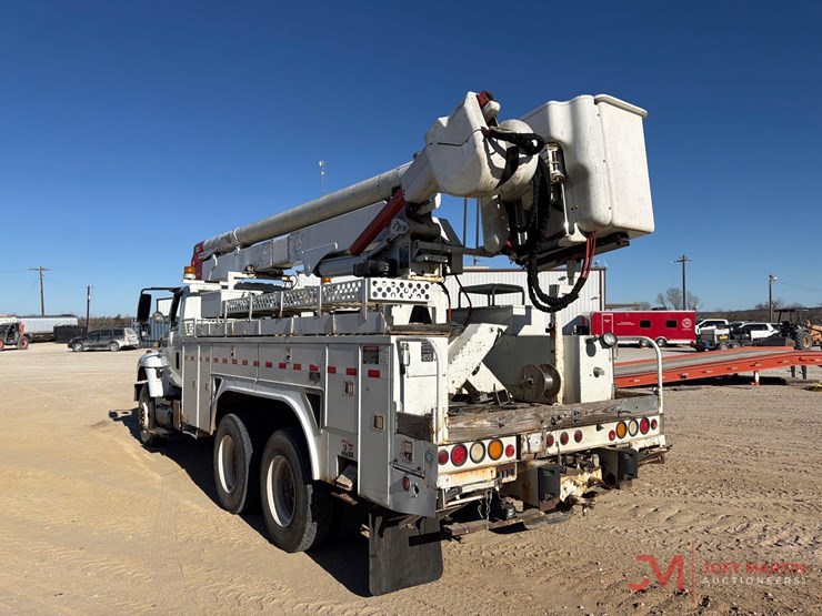 2008-international-7400-image-5