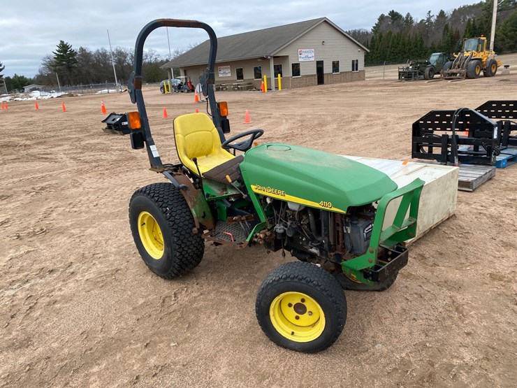 john-deere-4110-image-2