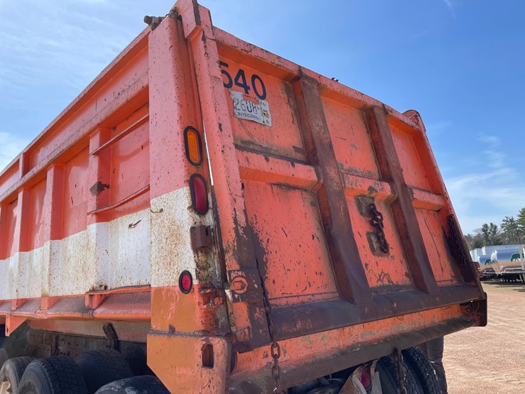 1992-mack-dm690s-image-12