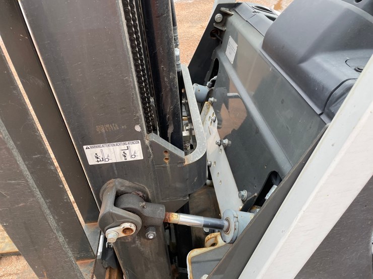 #1165-•-unicarriers-3,450-lbs-lp-forklift-image-12