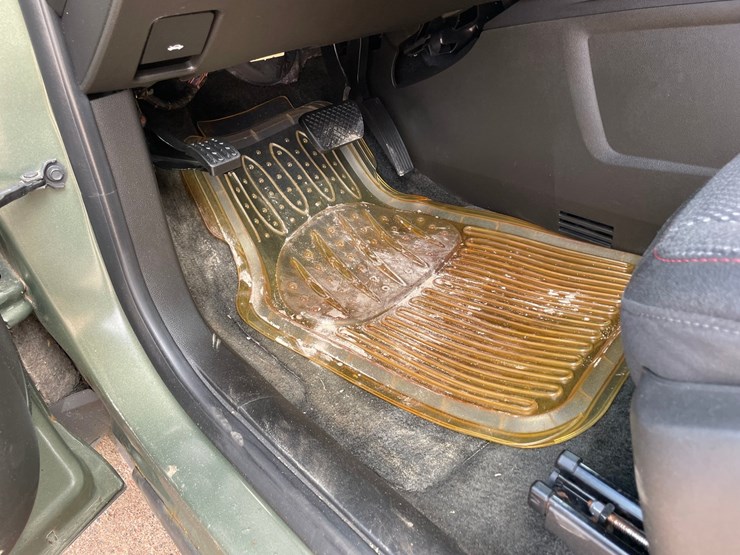 2015-chevrolet-equinox-lt-image-39