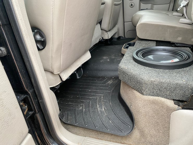 2005-dodge-2500-image-37