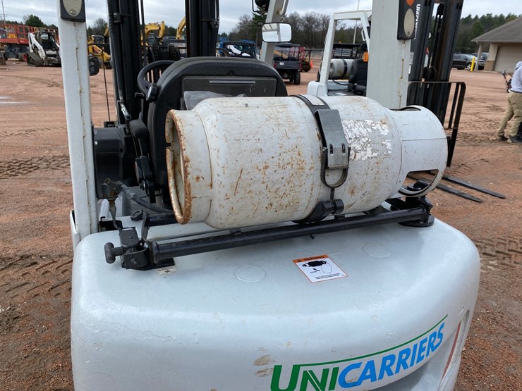 #1161-•-unicarriers-3,450-lbs-lp-forklift-image-22
