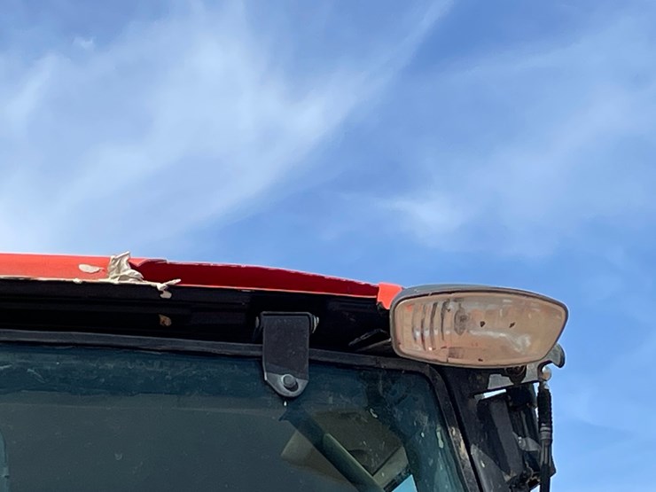 2014-kubota-m135gx-image-24