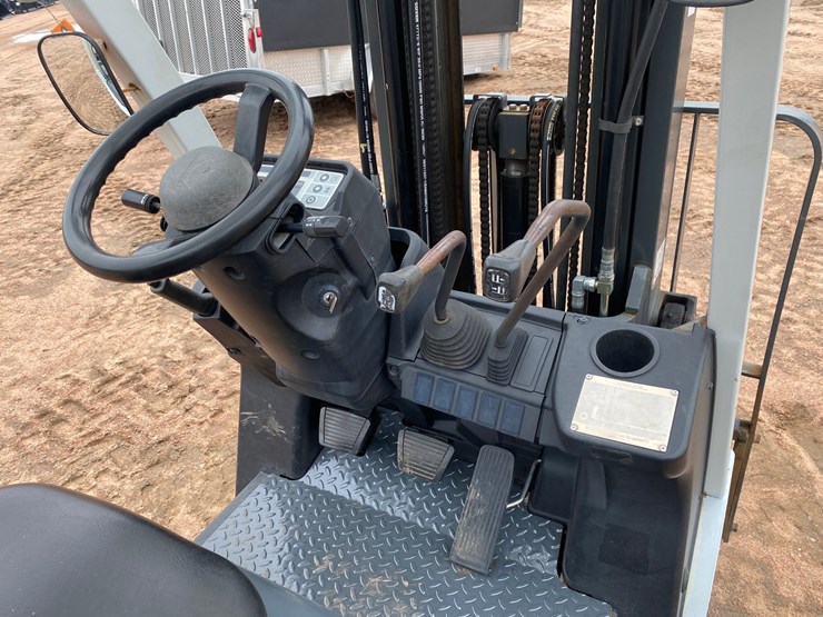 #1167-•-unicarriers-3,250lb-lp-forklift-image-13