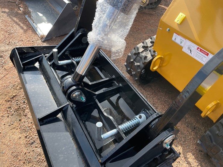 #1154-•-agt-mx-mrt14-tracked-stand-on-mini-skid-steer-image-8