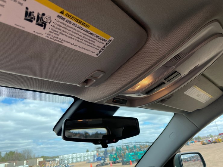 2015-chevrolet-equinox-lt-image-37