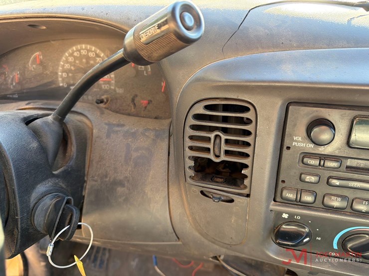 2001-ford-f150-xl-image-20