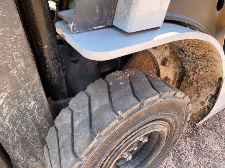 #1135-•-unicarriers-lp-forklift-image-16