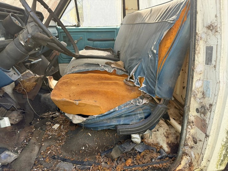 1982-ford-f700-image-57