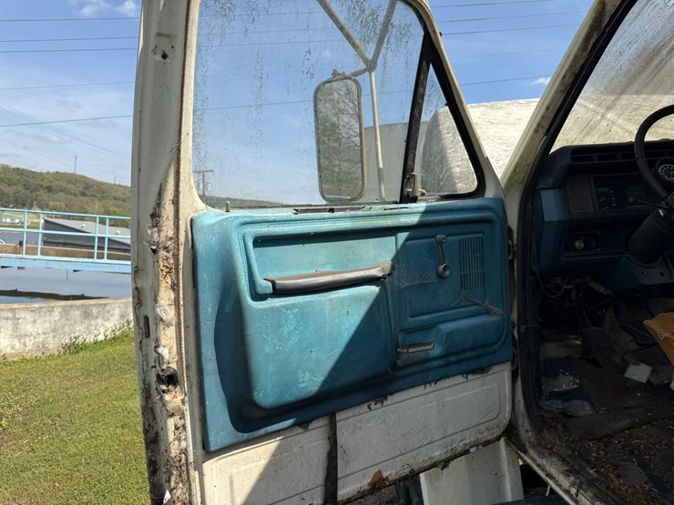 1982-ford-f700-image-56