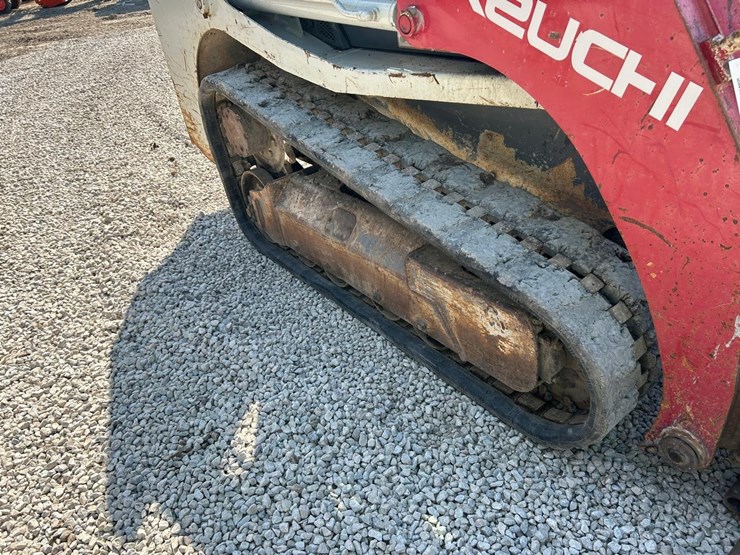 2016-takeuchi-tl8-image-12