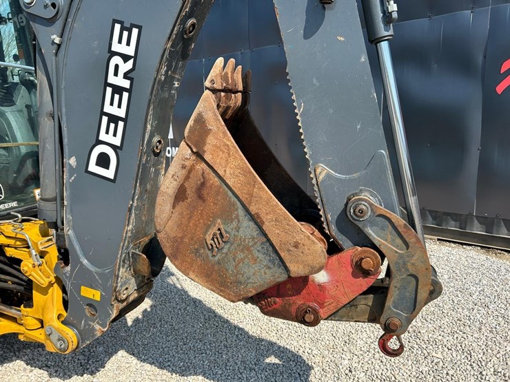 2021-deere-310l-image-15