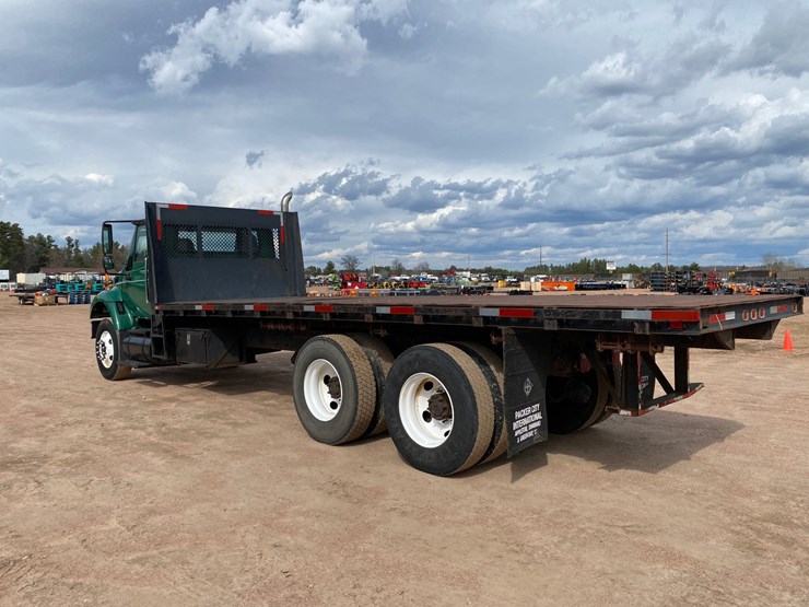 2003-international-7400-image-3