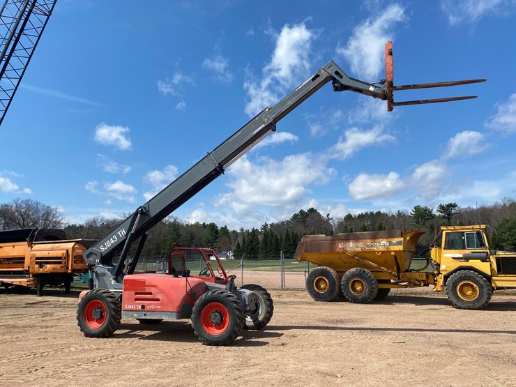 #1306-•-2018-skyjack-8,000lb-telehandler-image-47