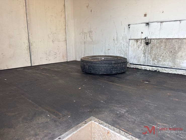 2016-ford-f550-xl-image-17