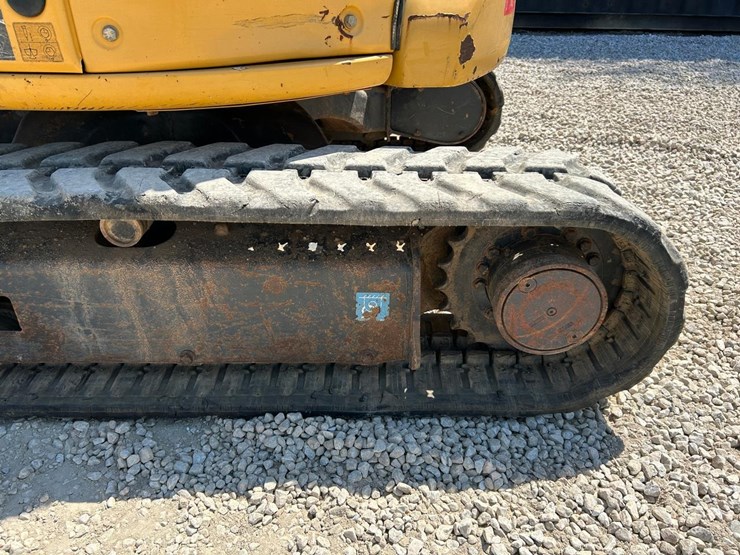 2016-deere-35g-image-17