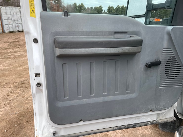 2012-ford-f550-image-41