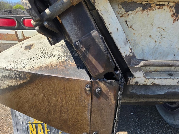 2000-red-river-live-bottom-image-50