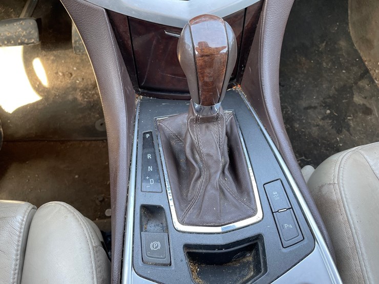 2011-cadillac-srx-image-33