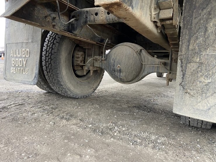 1995-international-4700-image-24