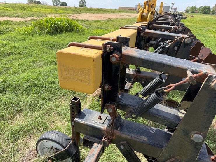 2000-landoll-2000-image-6