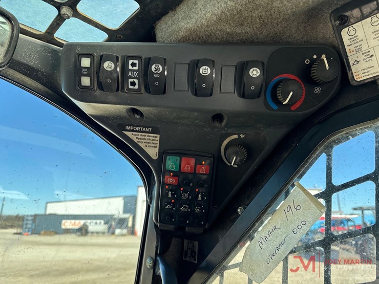 2018-deere-333g-image-16