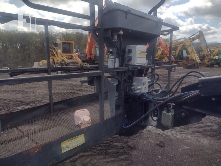 2013-jlg-800s-image-9