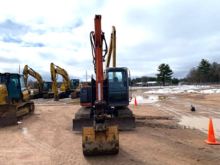 2005-hitachi-zx80-image-2