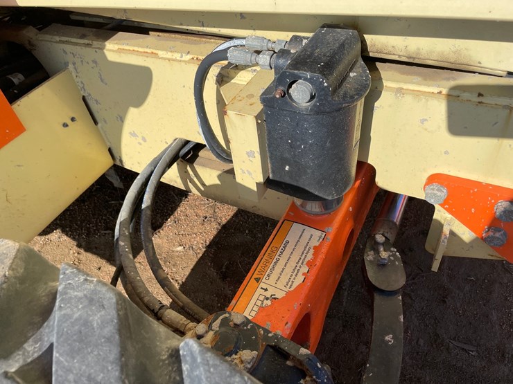 2015-jlg-4394rt-image-22