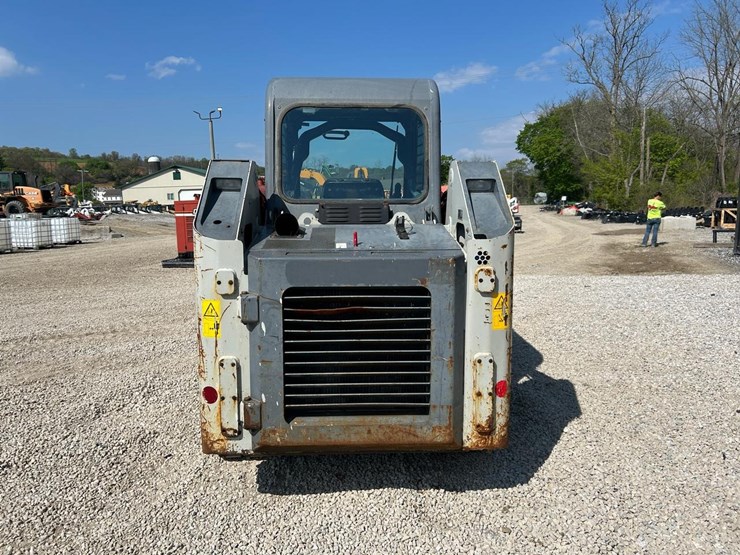 2016-takeuchi-tl8-image-3