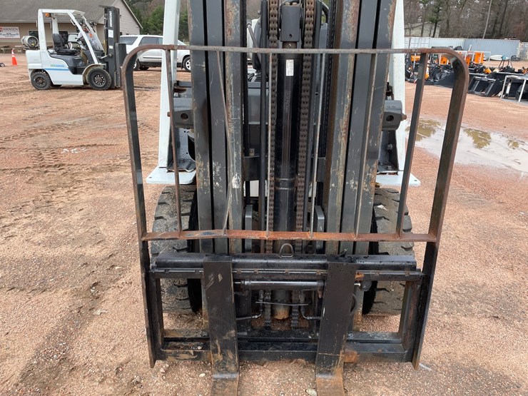 #1164-•-unicarriers-3,450-lbs-lp-forklift-image-10