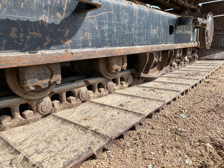 2018-caterpillar-320-image-29