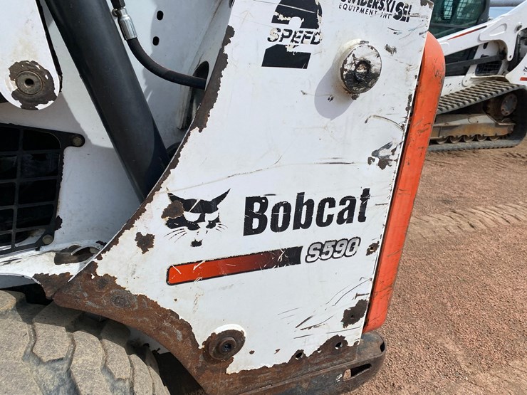 2014-bobcat-s590-image-21