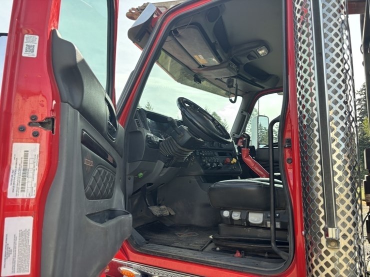 2023-international-hx520-image-30