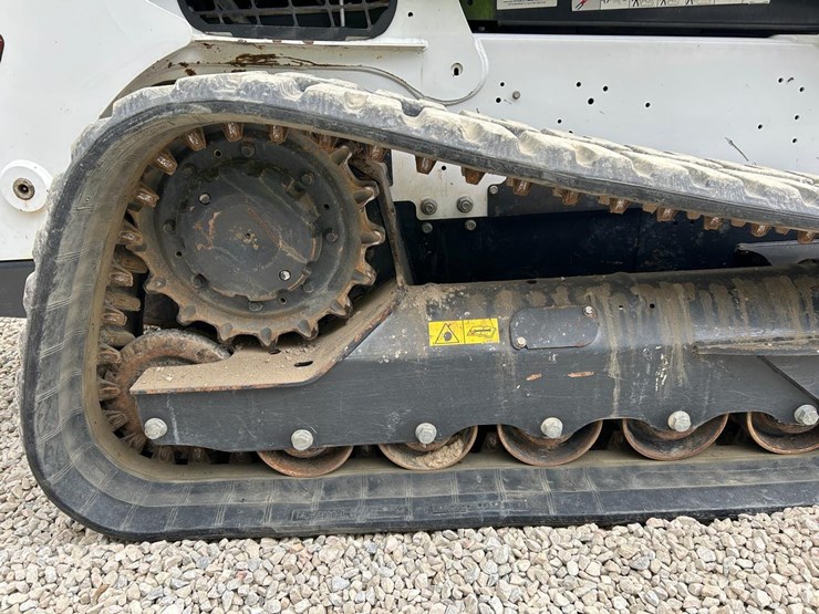 2024-bobcat-t770-image-13