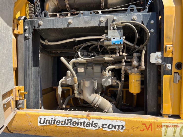 2019-john-deere-6-image-9