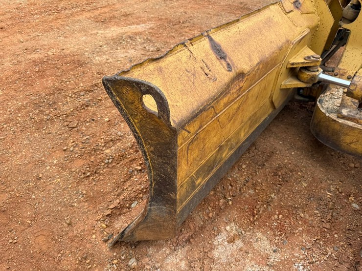 caterpillar-d4c-image-12