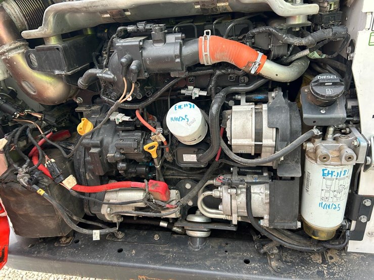 2024-bobcat-t770-image-15