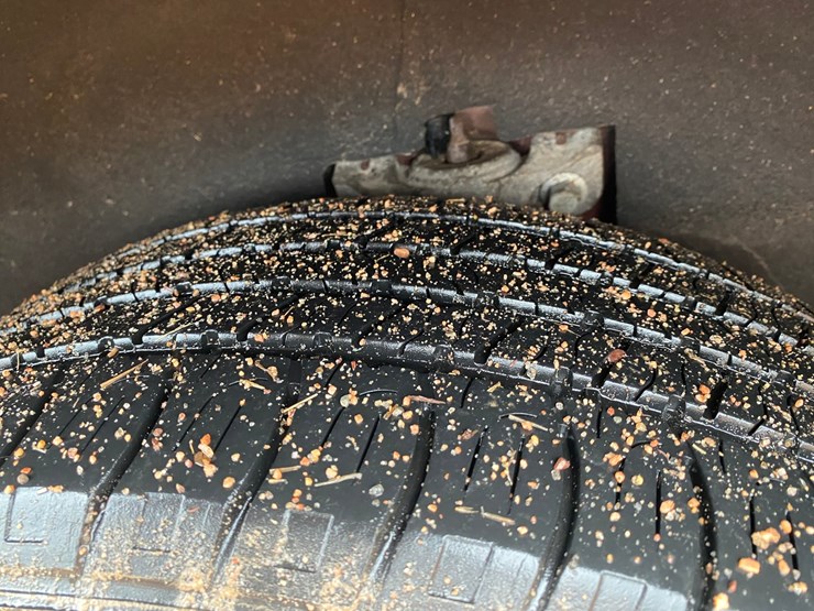 2015-ford-edge-sel-image-18