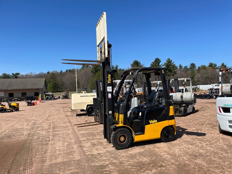 #1137-•-yale-4,000lb-lp-forklift-image-27