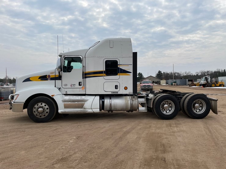 2016-kenworth-t660-image-2