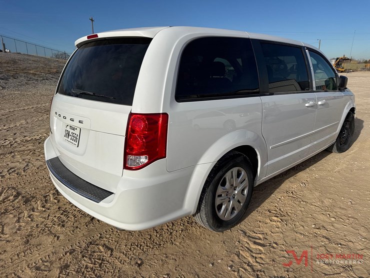 2014-dodge-grand-caravan-image-2