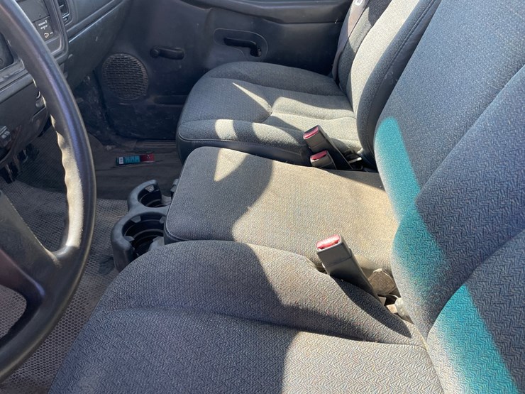 2006-chevrolet-2500-image-30