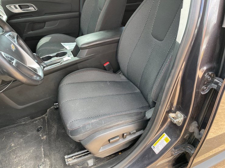 2016-chevrolet-equinox-lt-image-29